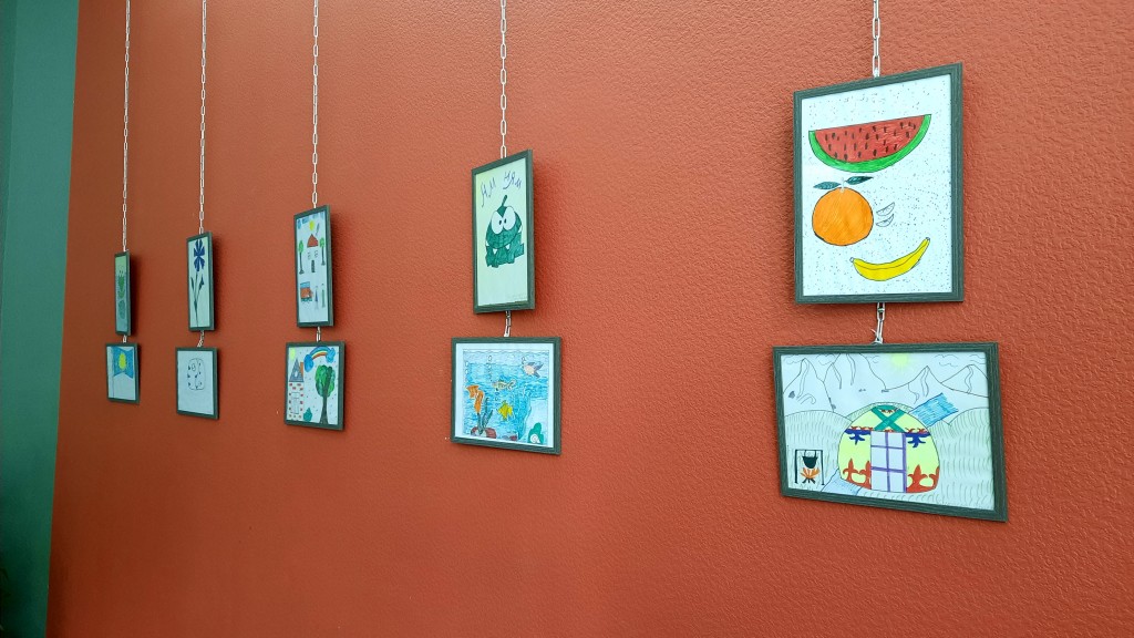 Картины детства: сегодня в Караганде откроется инклюзивная выставка