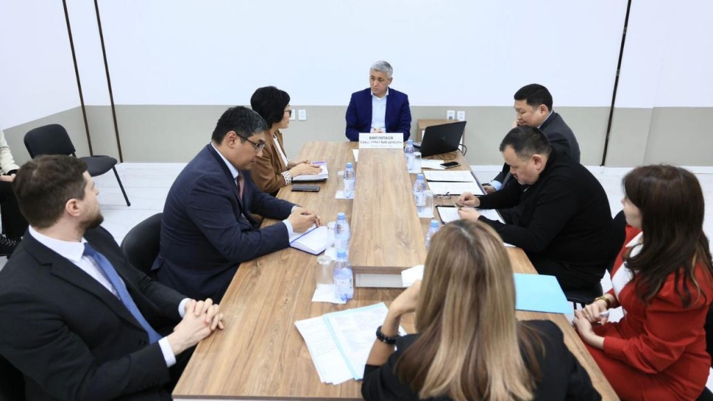 Ермаганбет Булекпаев провёл личный приём жителей Карагандинской области