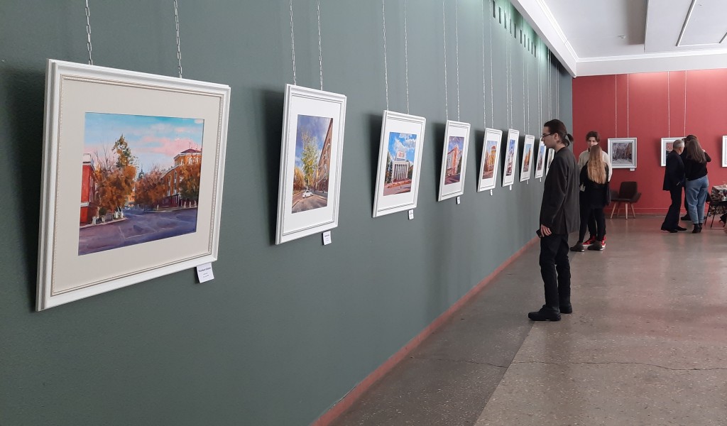 Карагандинская палитра: какие картины Владимир Проценко представил на своей выставке
