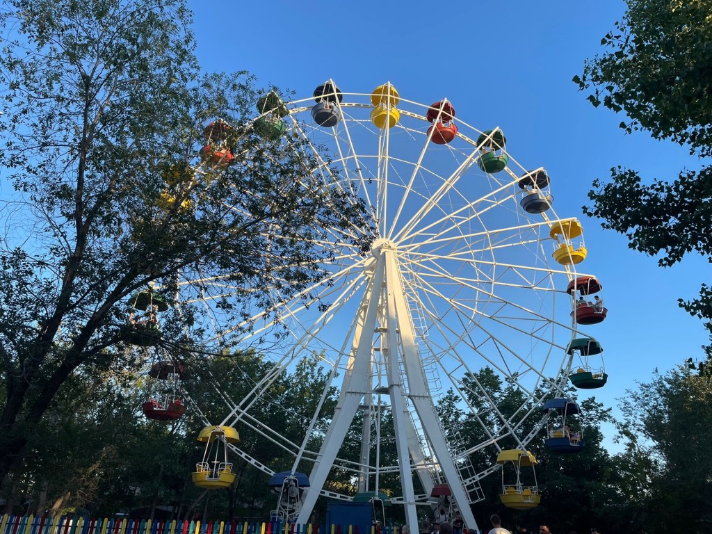 Кататься на колесе обозрения в Центральном парке безопасно - заключение экспертов