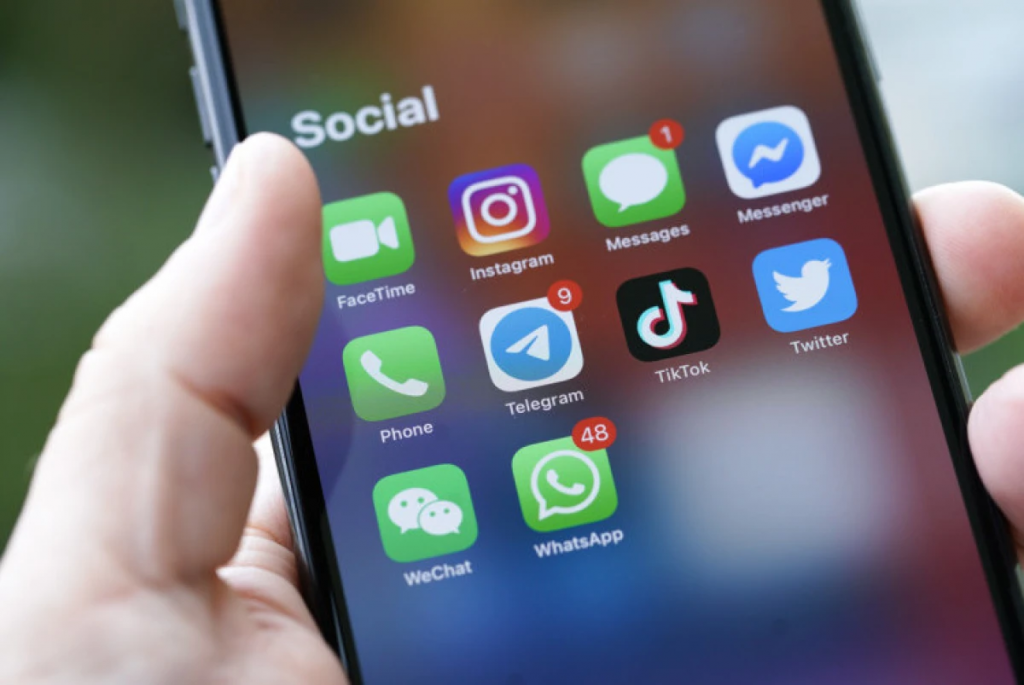 Соцсети стали главным источником ЛГБТ-контента – итоги мониторинга