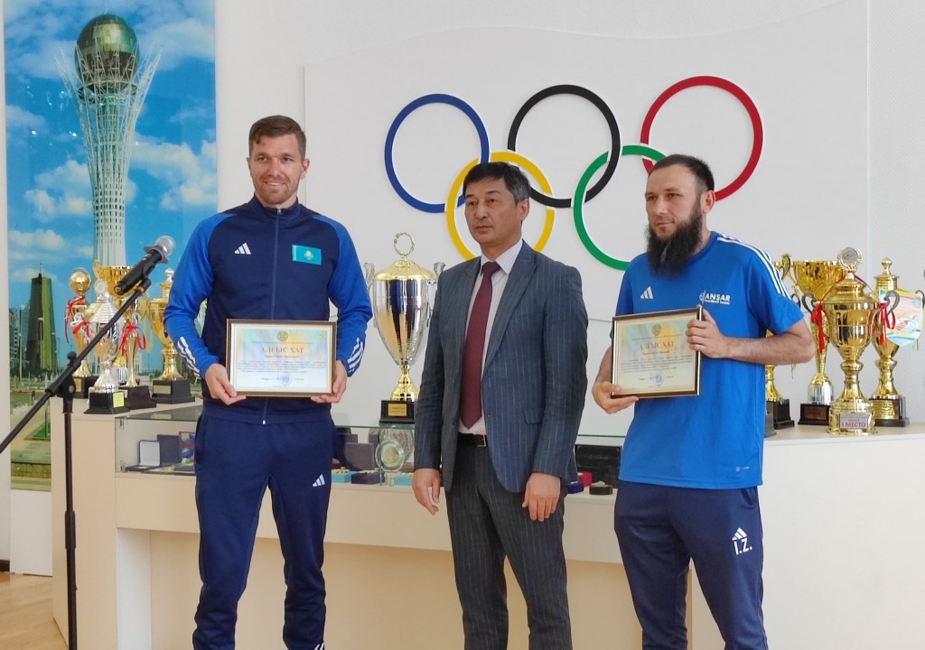 В Караганде наградили футболистов, завоевавших бронзу на Евро-2024