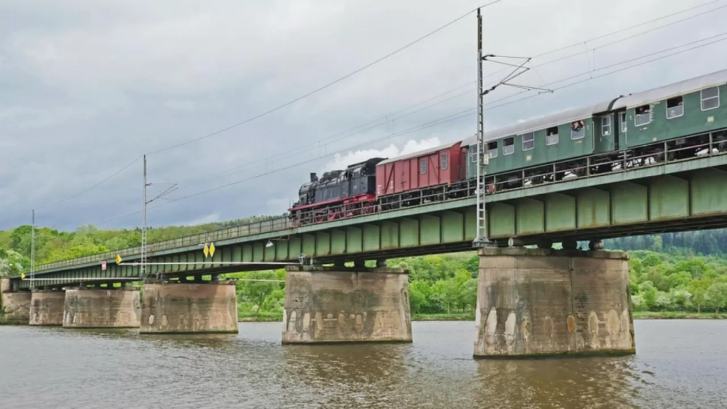 Сколько безбилетников выявили в поездах Казахстана