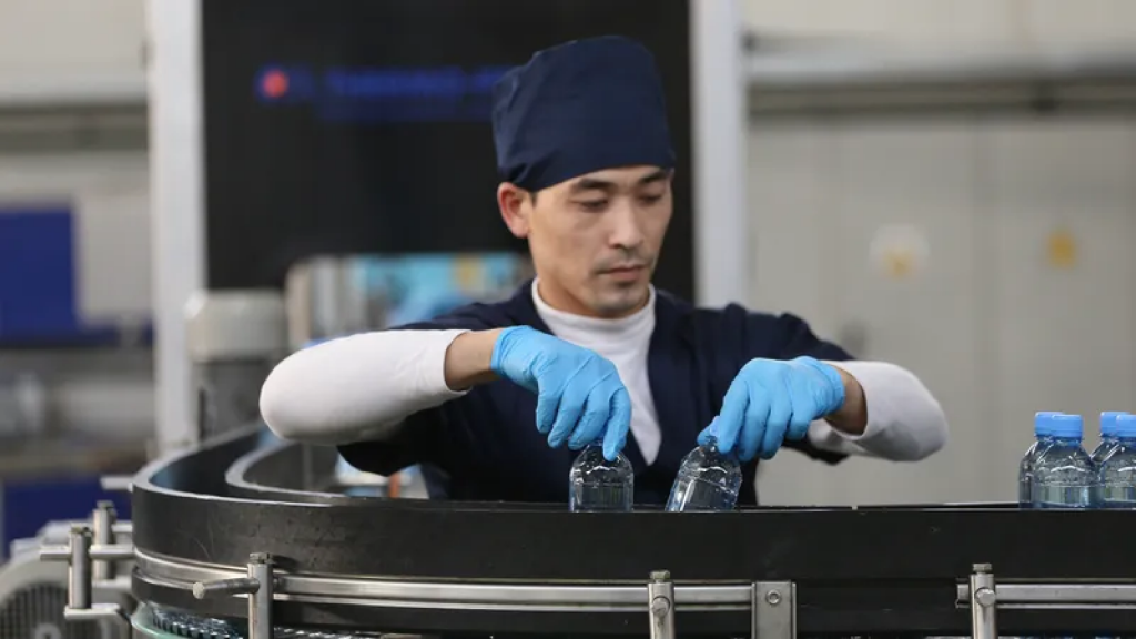 Нужно ли доплачивать сверх двойного тарифа при работе в выходной день