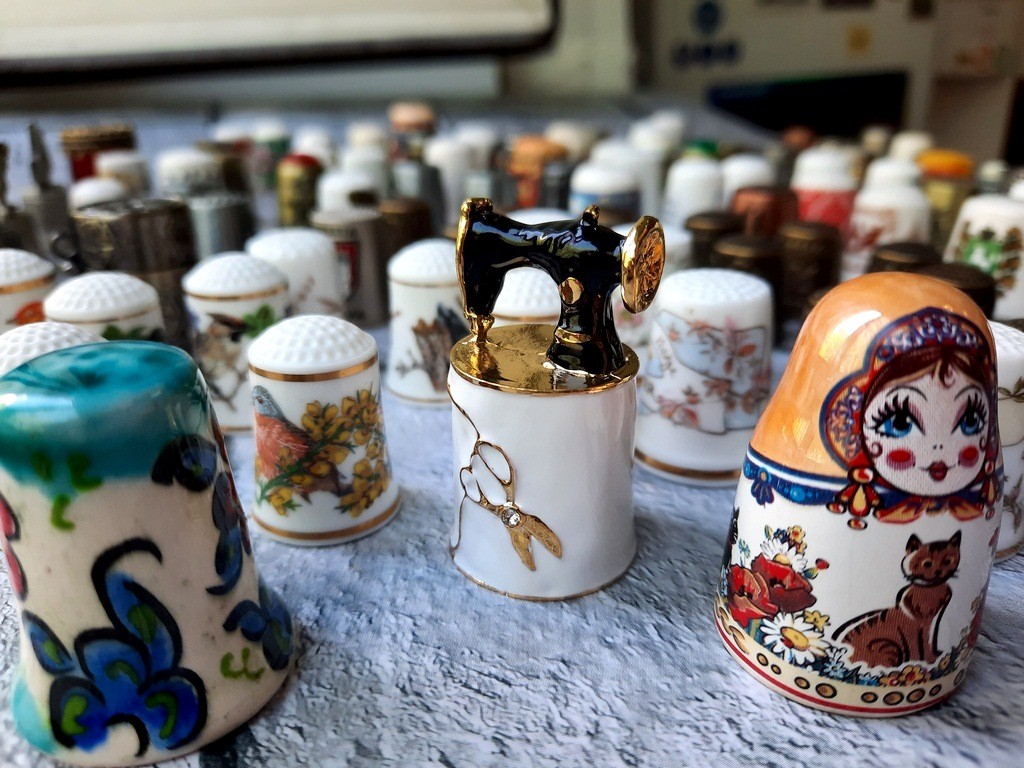 По пальцам не пересчитать: журналист из Караганды коллекционирует наперстки