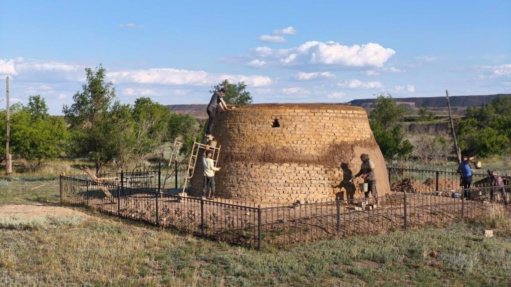 Пять мавзолеев отреставрируют в Карагандинской области в этом году