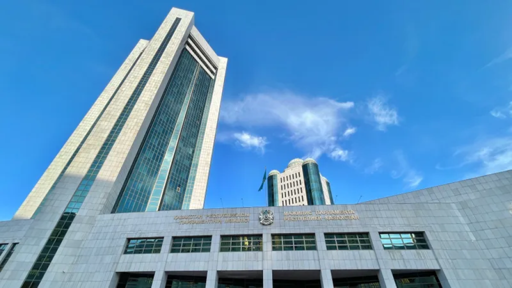 В Казахстане хотят усилить требования к владельцам оружия