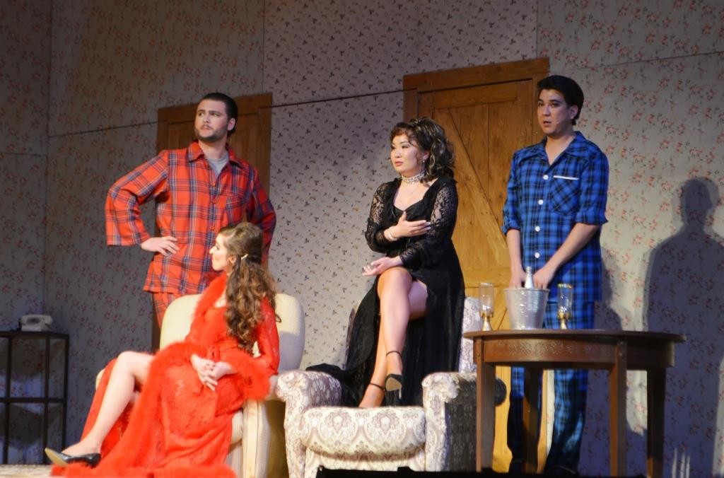 «Гарнир по-французски»: почти кулинарная музыкальная комедия карагандинского театра о человеческих отношениях