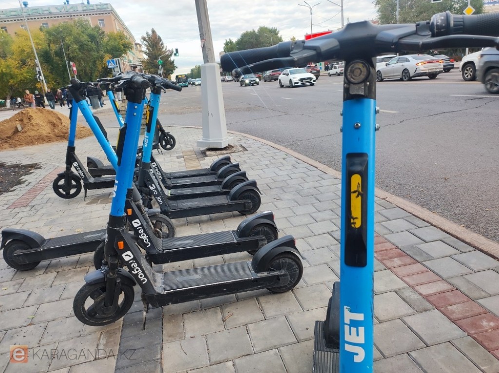 Самокаты выгоняют с тротуаров: в Казахстане вводят жёсткие правила с 1 июля