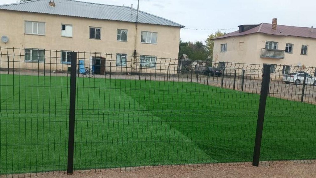 Детские игровые площадки устанавливают в селе Актогай Карагандинской области