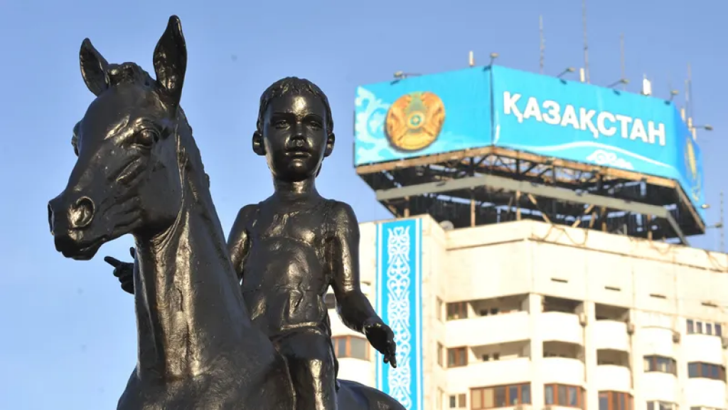 Казахстанцев ждут дождливые и ветреные дни с понижением температур