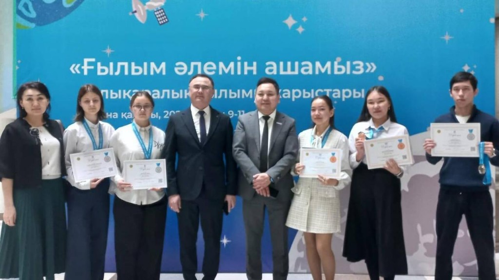 Карагандинские школьники «покорили космос» на международных соревнованиях в Астане