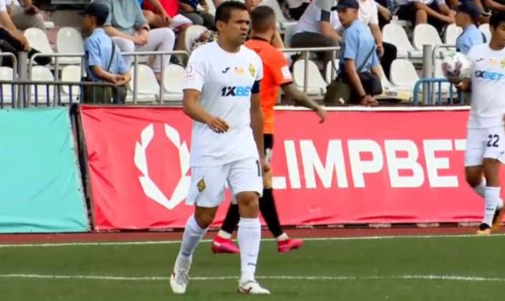 Разгромом завершился матч между карагандинским «Шахтером и алматинским «Кайратом»