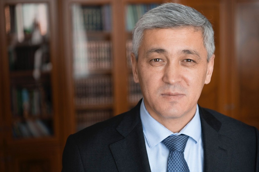 Ермаганбет Булекпаев поздравляет жительниц Карагандинской области с Международным женским днем