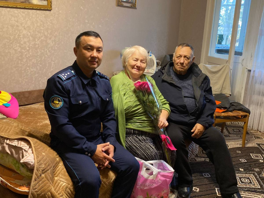 Жапондық топтық секс видео жазбасы