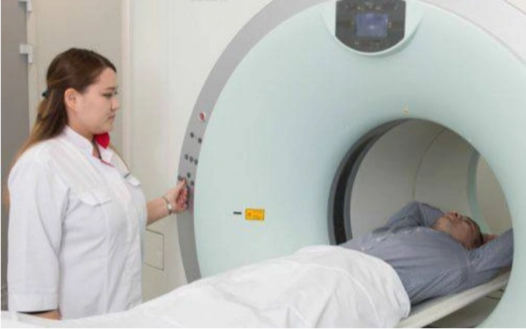 Жұмыс берушілер қызметкерлерді скринингке жіберуге міндеттенеді: Мәжіліс заң қабылдады