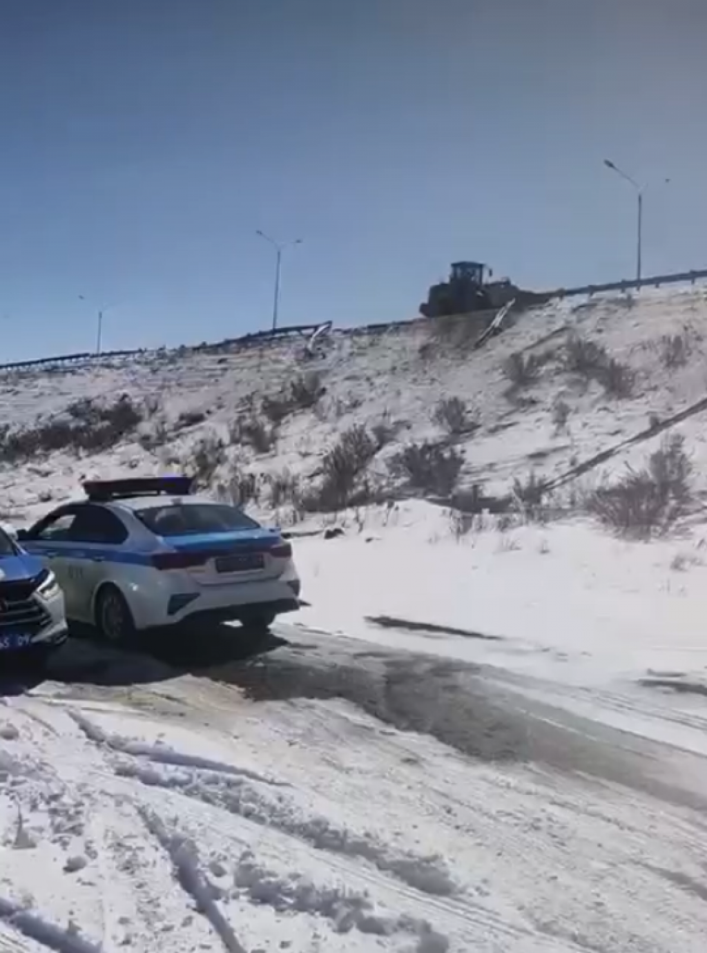 На трассе Астана - Караганда водитель 