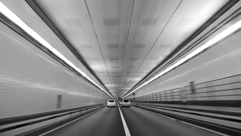 Китай создал самый длинный туннель на планете