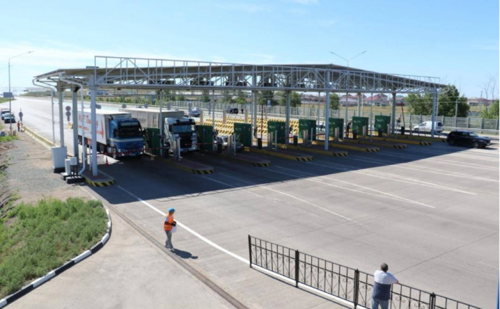 Минтранспорта РК планирует смягчить правила оплаты на платных дорогах