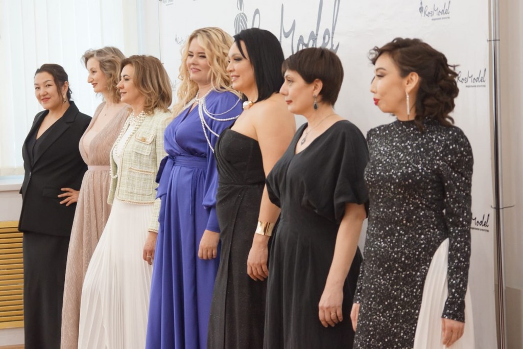 Модная весна: что представили в карагандинском музее ИЗО на показе и фотовыставке