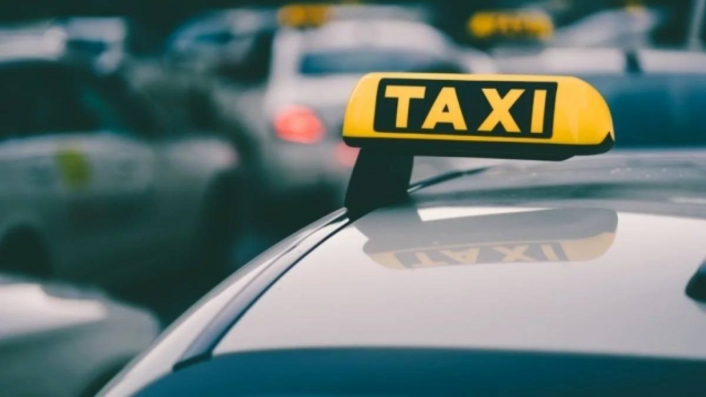 Назойливым таксистам — нет: транспортная полиция усилила контроль