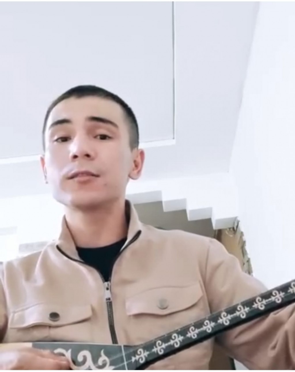 Последнее видеообращение к дочери от погибшего на шахте Костенко горняка Акынжана Оракбаева появилось в сети