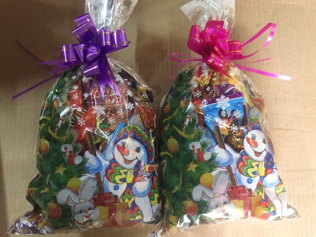 Как правильно выбрать сладкий подарок для детей на Новый год