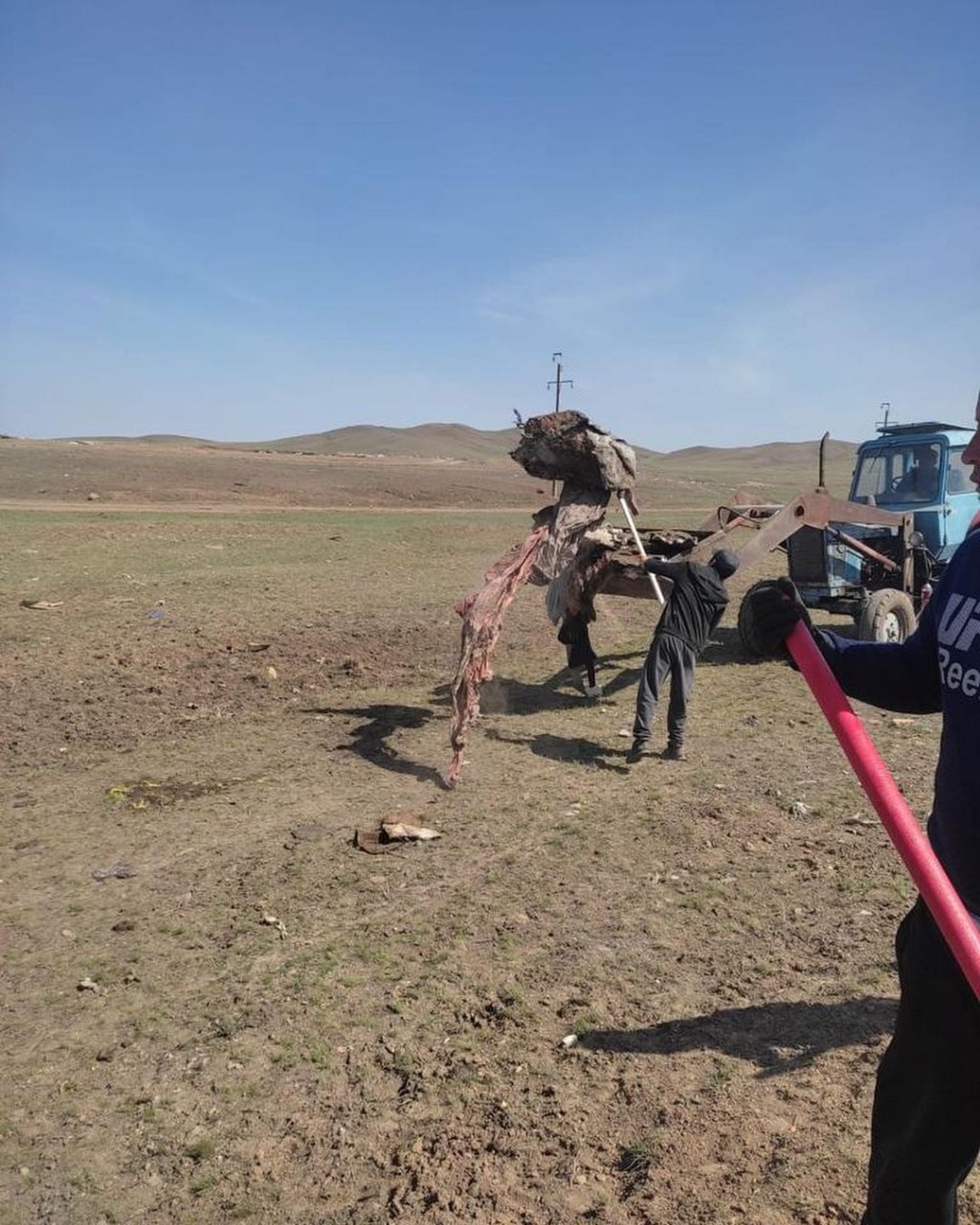 300 тонн мусора вывезли из поселков Бухаржырауского района