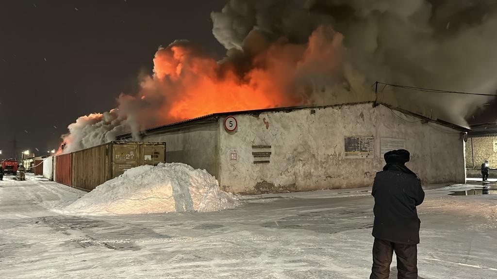 В Балхаше сгорел склад корпорации «Казахмыс»