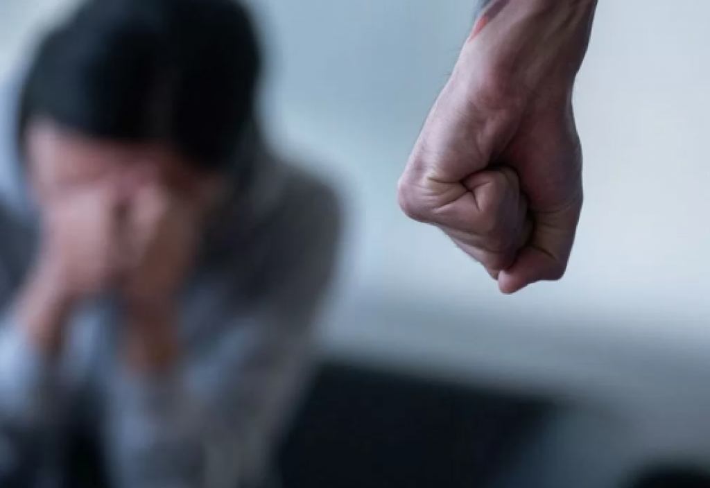 За семейными дебоширами пристально наблюдают в Караганде