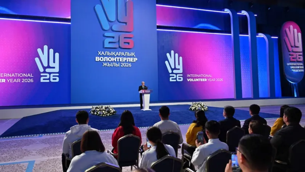 Президент подчеркнул героизм волонтеров во время пандемии и паводков в Казахстане