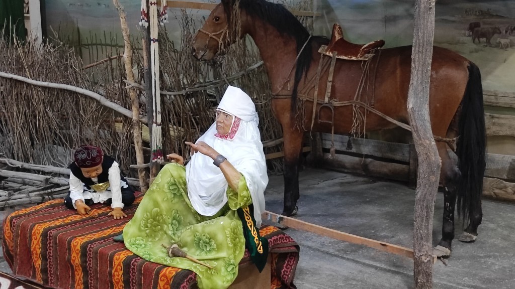 Балхаш в лицах, легендах и фактах: делегация из Караганды погрузилась в историю региона