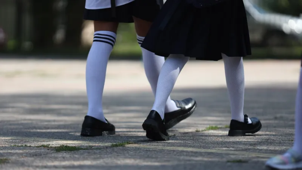 Когда завершится учебный год в Казахстане