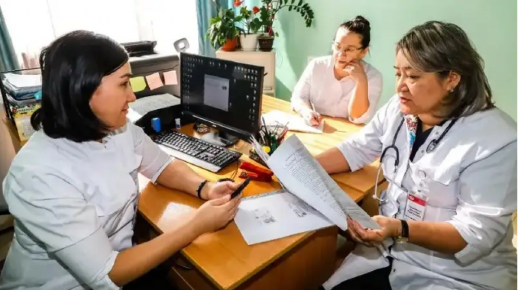 Врачам могут выплачивать до 1,7 миллиона тенге за качественную работу