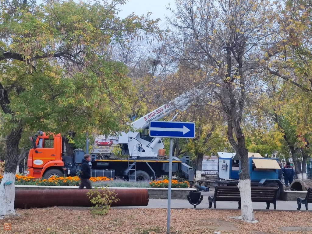 Карагандинцы возмутились раскопками на аллее Абдирова – в акимате объяснили причину