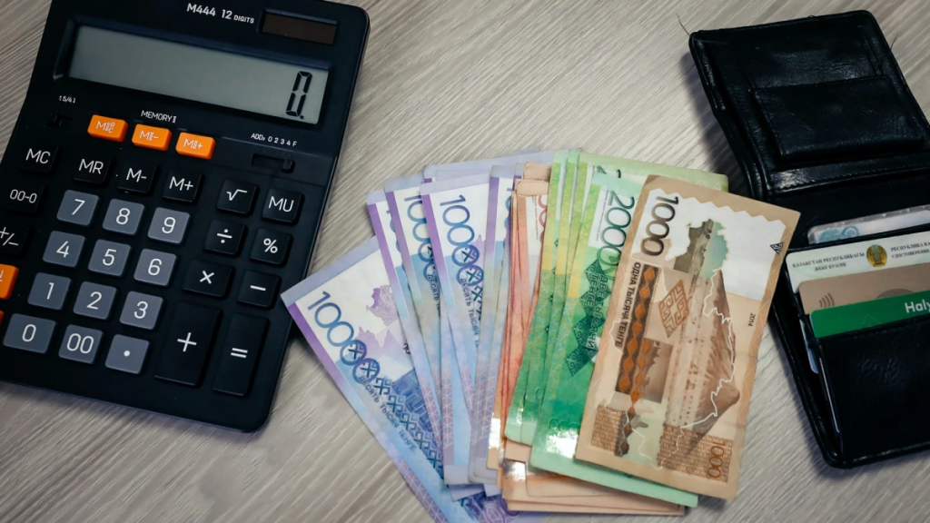 Бизнесменов призывают переходить на специальный налоговый режим в Казахстане