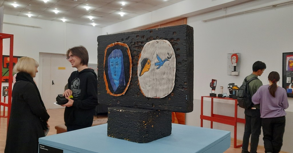 Галерея духовного мира: в Караганде действует выставка Любови Гуменюк