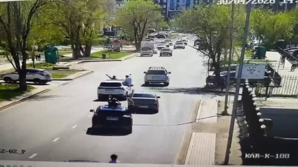 В Караганде водителей лишили прав и арестовали за грубые нарушения ПДД