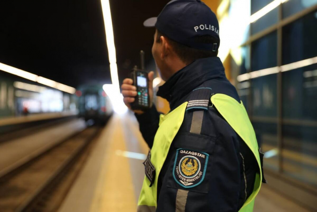 35 мыңнан астам бұзушы белгіленбеген жерлерде темір жолдарды кесіп өткені үшін жазаланды