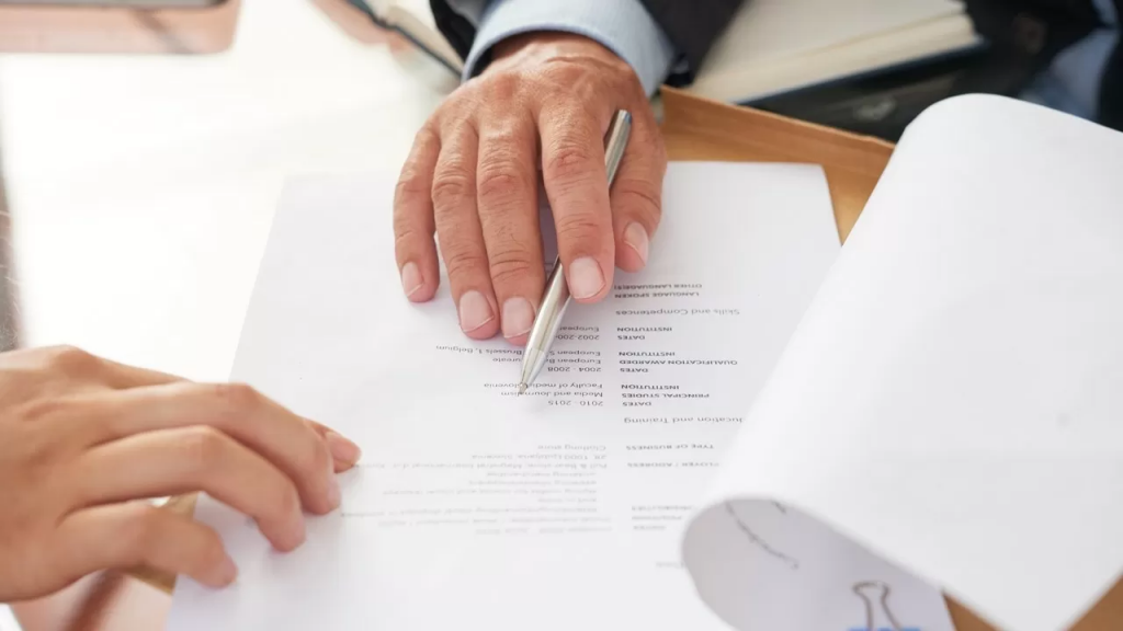 Почему тысячи казахстанцев обращаются к банковскому омбудсману?