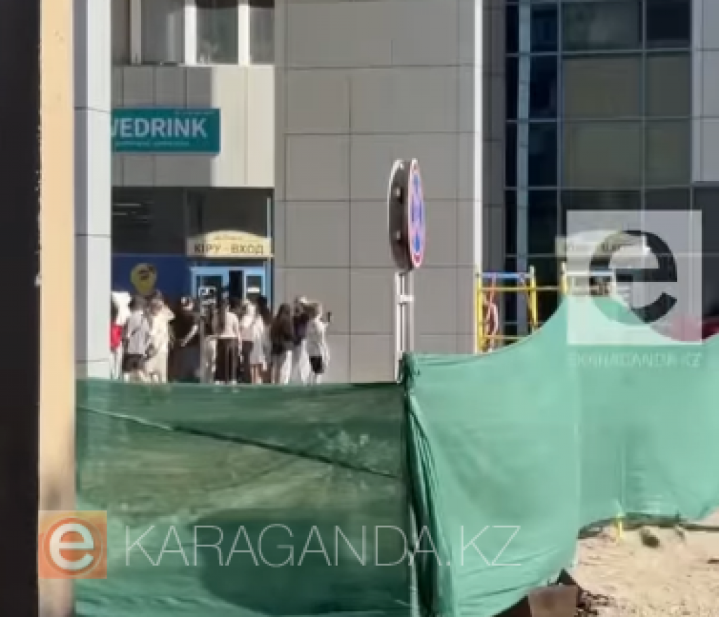 В Караганде из-за ложной тревоги эвакуировали посетителей ТД «Абзал»