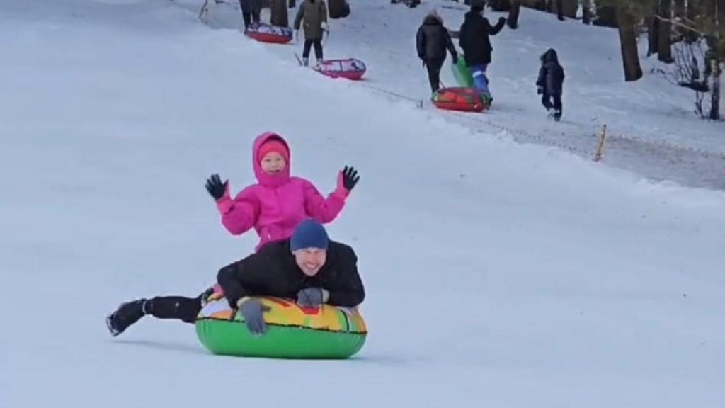 Жіңішке аяқтардың порно фотосуреттері Жетілген әйелімен үйдегі секс