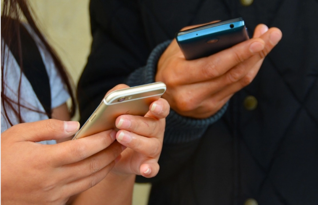 Казахстанцы стали меньше переводить деньги за границу