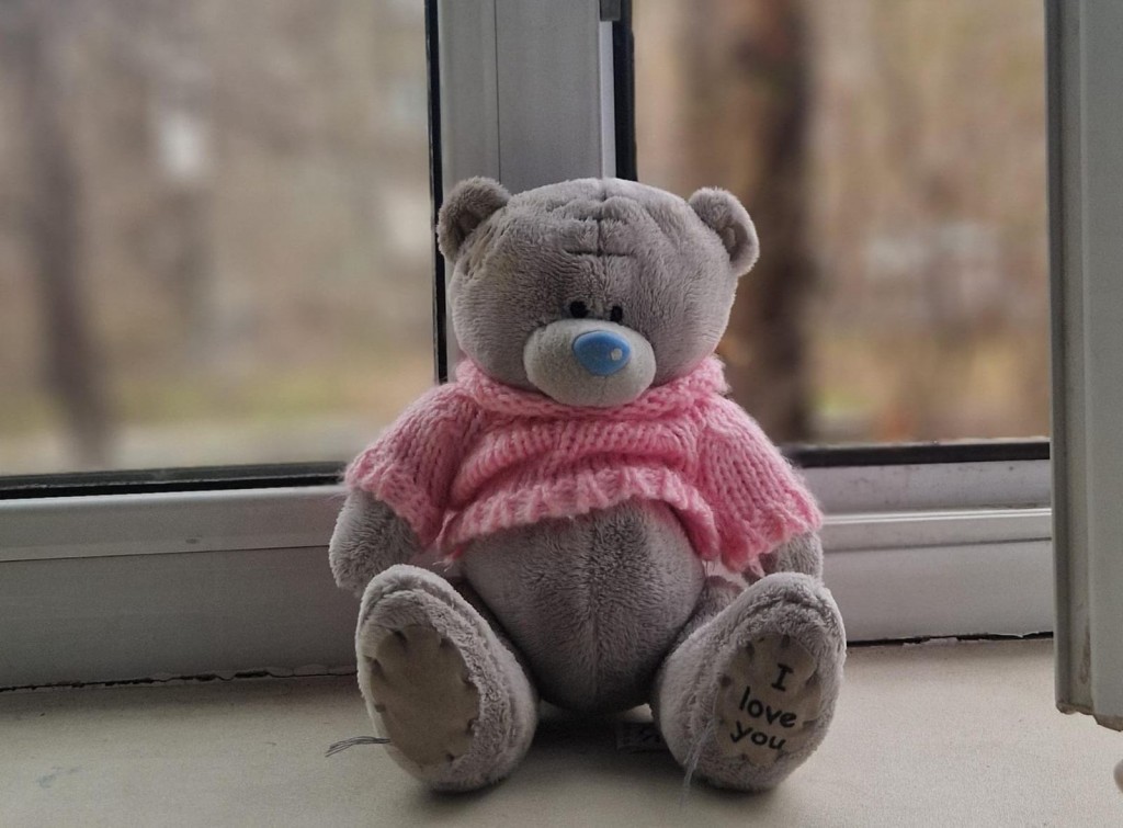 В Караганде из окна пятого этажа выпал двухлетний ребенок