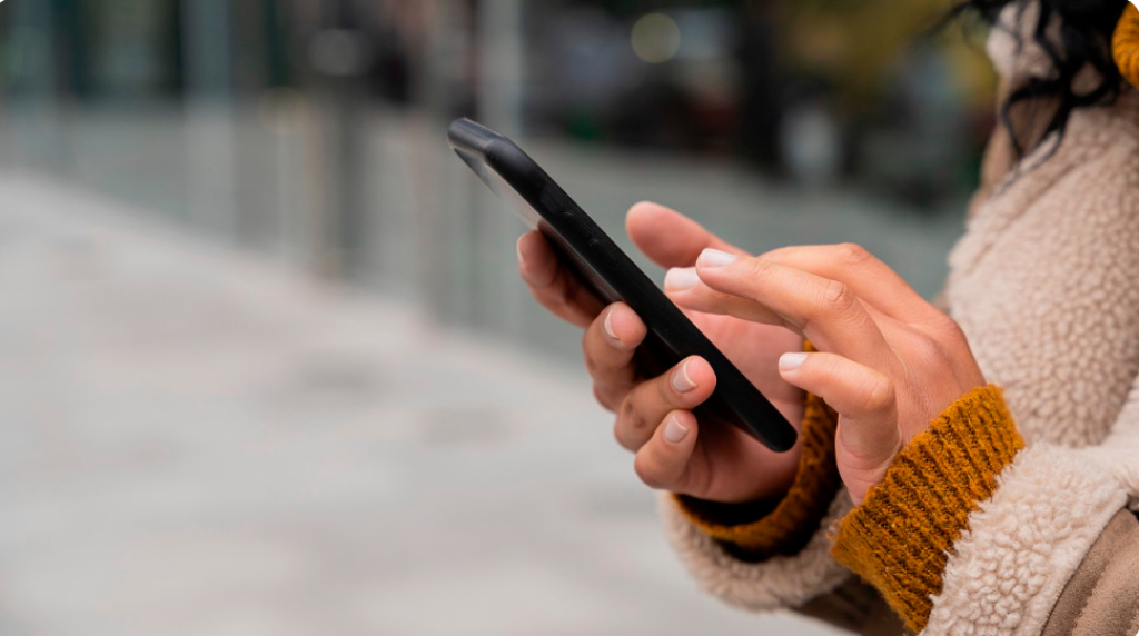 Мошенники пишут казахстанским учителям, «предупреждая о проверках» в школах