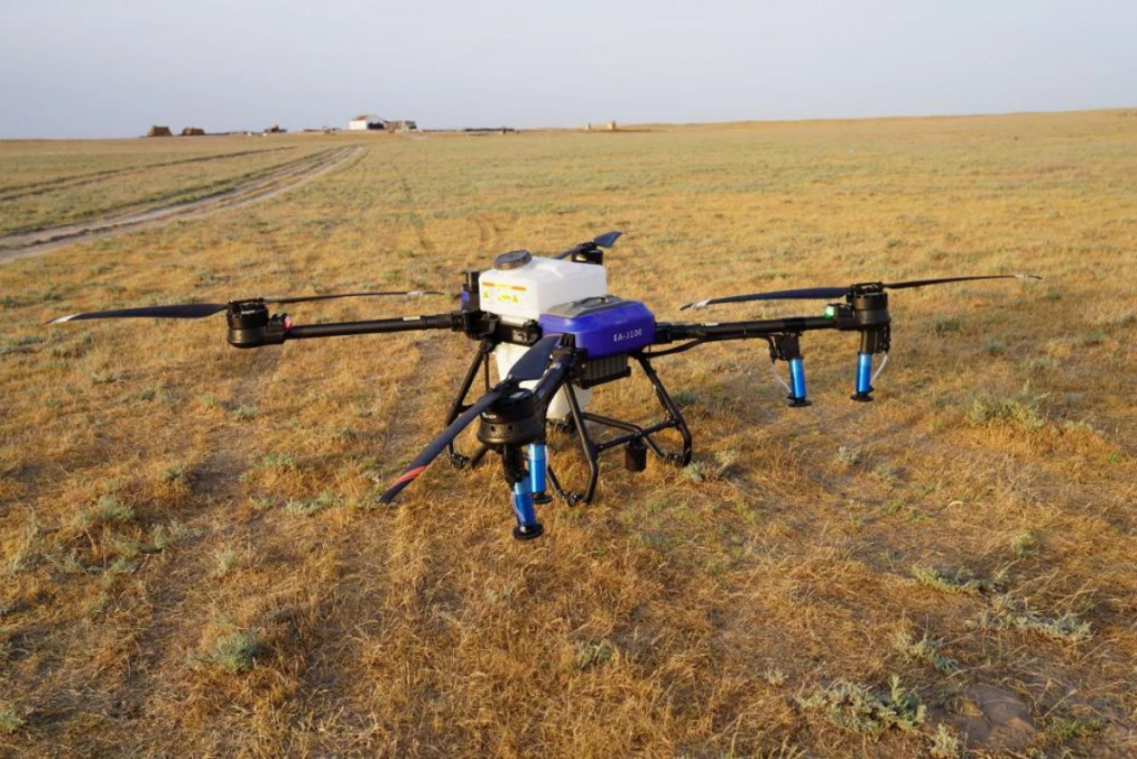 Қазақстанда шегірткеге қарсы күреске 50-ден астам агродрон жұмылдырылды