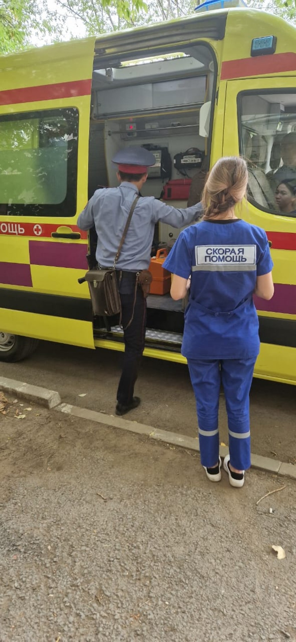 Неадекватный мужчина повредил автомобили в Караганде. В Областном центре психического здоровья дали комментарий