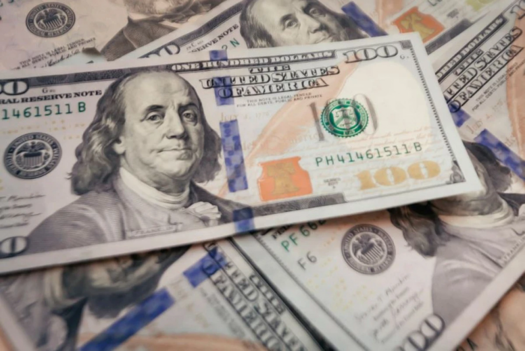 Деньги Национального фонда должны работать внутри Казахстана - депутат