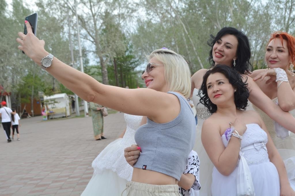 Как карагандинки в невесты сбежали. Фоторепортаж
