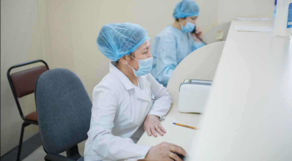 В Казахстане упрощают доступ к узким специалистам и на диагностические услуги